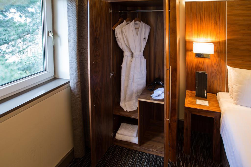 Mondo Hotel Coatbridge Luaran gambar